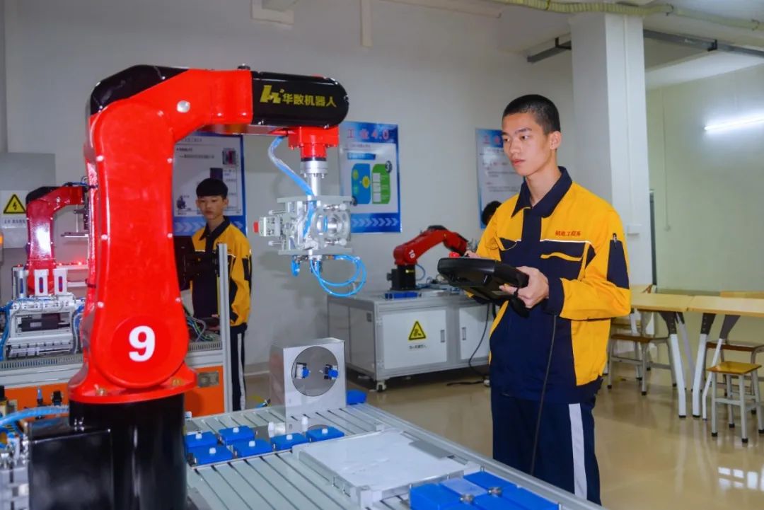 機(jī)器人應(yīng)用與操作9.jpg 圖片