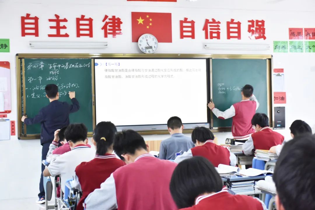 蔡昆上課.jpg 圖片